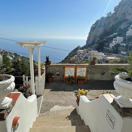 La Villa Di Enzo Casa Vacanze Con Vista Mare Amalfi Exterior photo