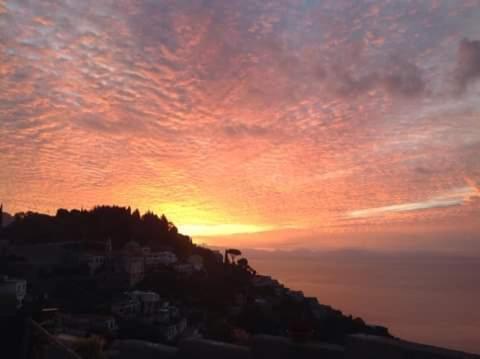 La Villa Di Enzo Casa Vacanze Con Vista Mare Amalfi Exterior photo